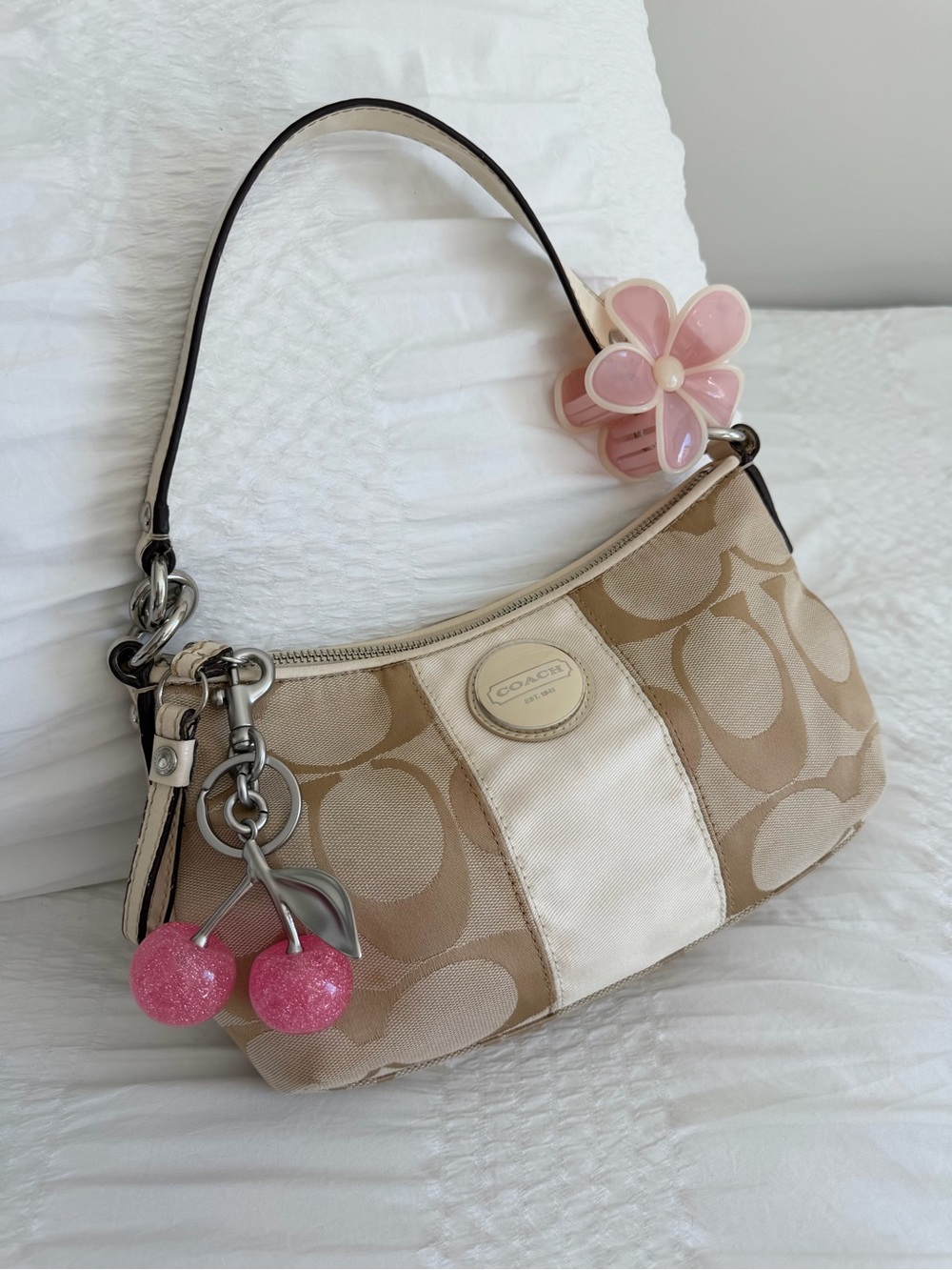 Vinatge  Coach Demi Cream & White Canvas Shoulder Bag - Picture 2 of 10
